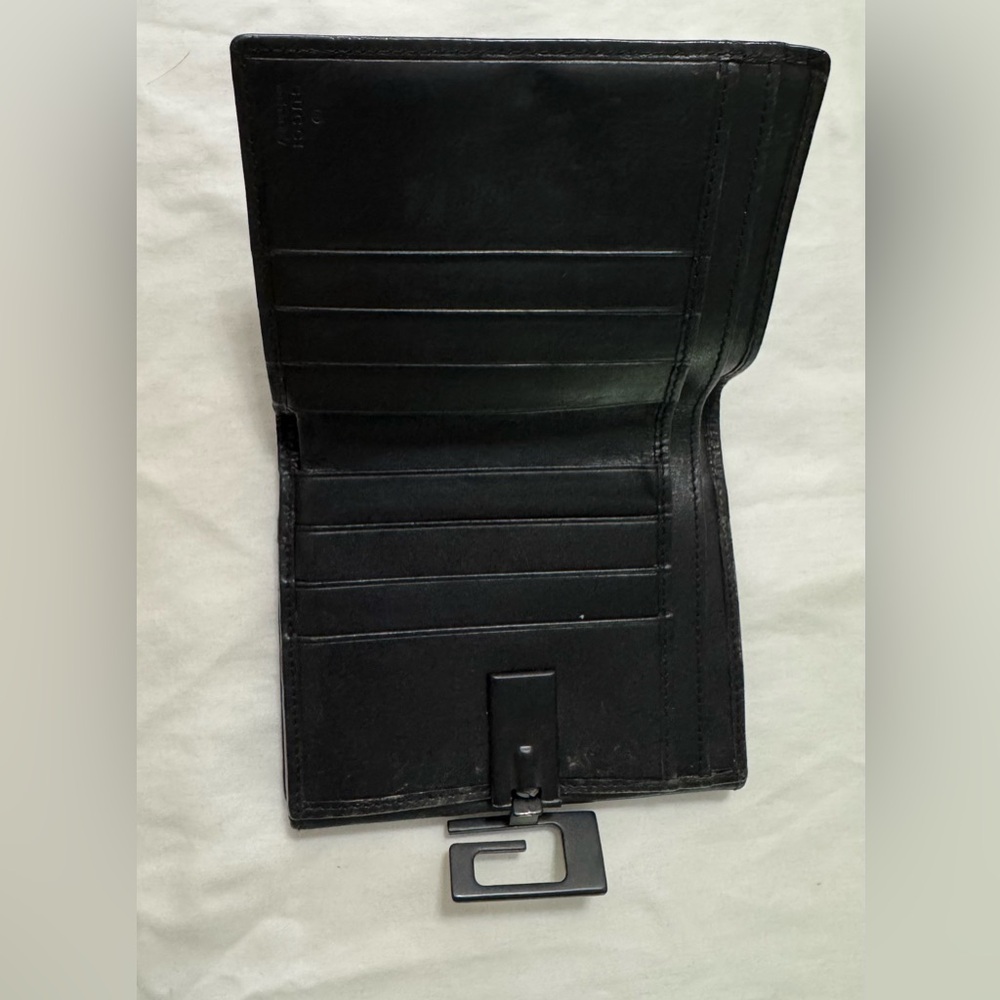 Gucci Black Leather Bi-fold Wallet with G clasp - Picture 3 of 9